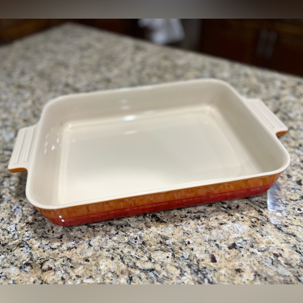 NWT Le Creuset large rectangular baking dish